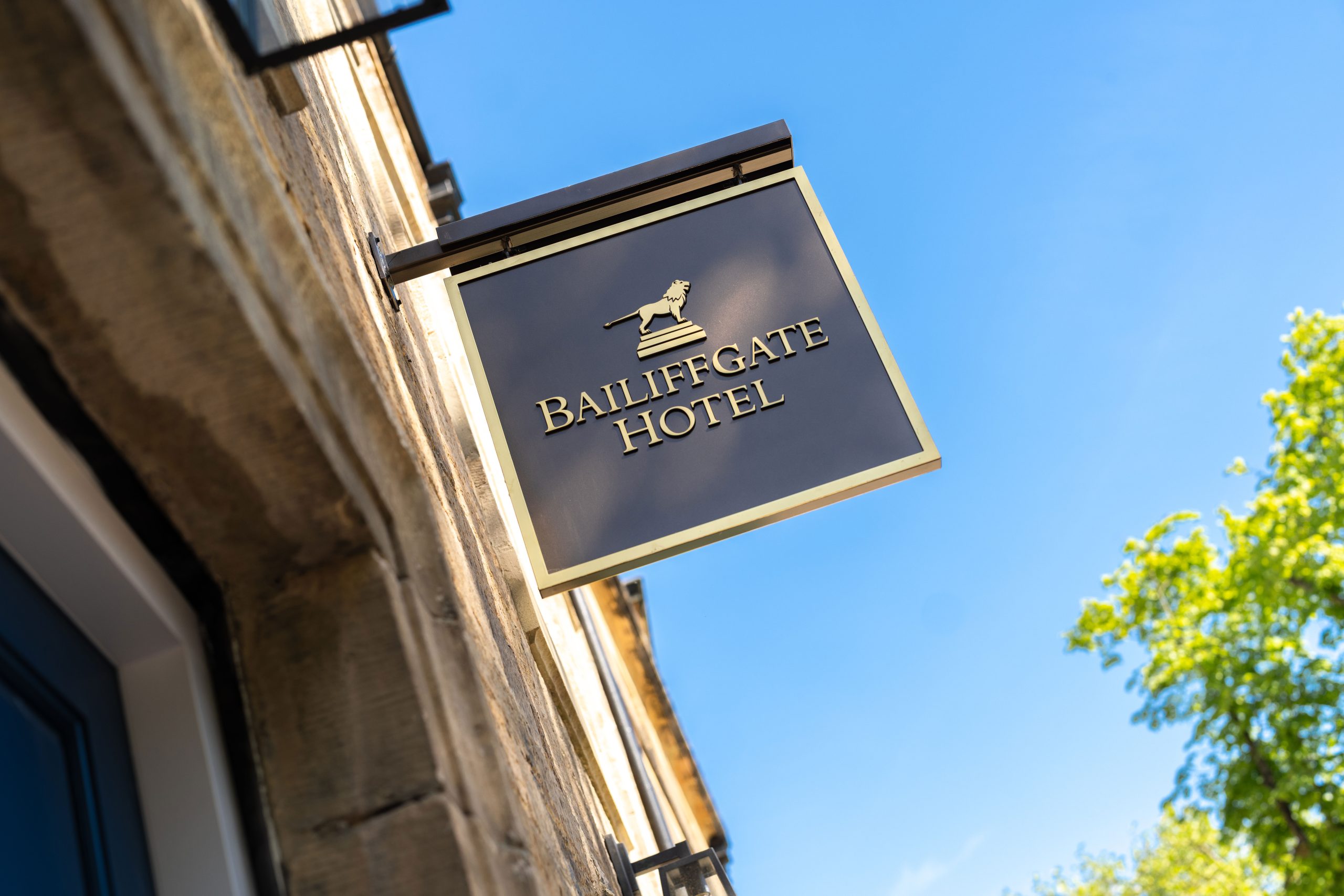 Bailiffgate Hotel sign with lion logo