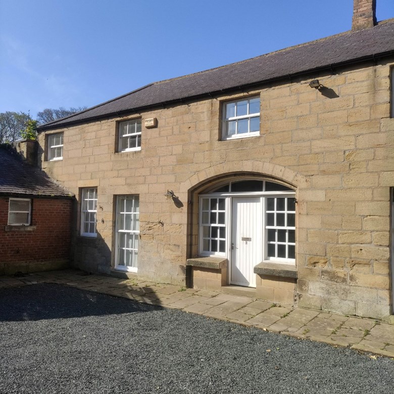 2 Peth Stables